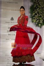 Model walks the ramp for Manish Malhotra at Aamby Valley India Bridal Week day 5 on 2nd Nov 2010 (102).JPG